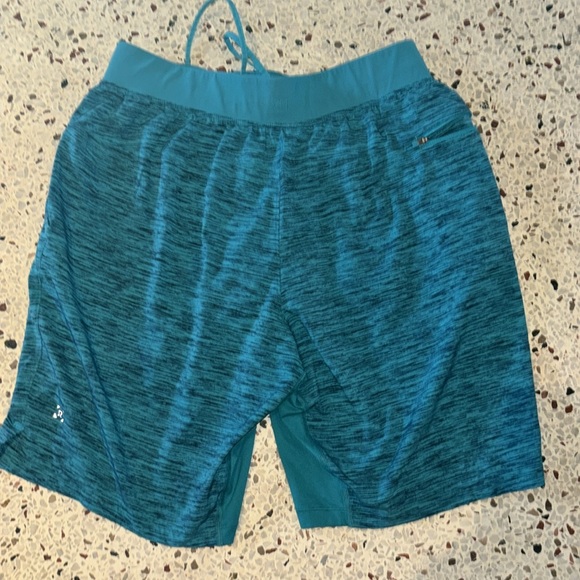 Men’s Lululemon T.H.E. Short *9" size M - Picture 5 of 7